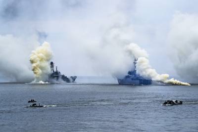 На Балтике прошли учения ВМФ (видео)