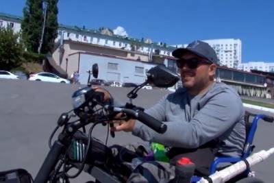 Житель Урала на инвалидной коляске едет в Крым через Волгоград