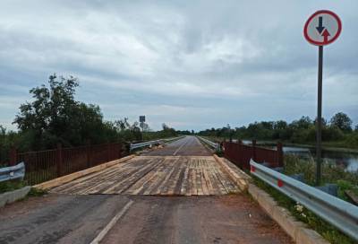 Быстро и качественно: два моста в Волховском районе отремонтировали за день