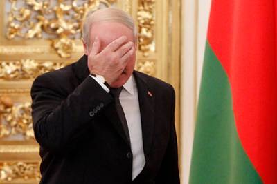 Лукашенко назвал оппозицию тремя несчастными девчонками