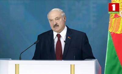 «Цель одна — спасти страну. Скажу прямо — не до жиру». Лукашенко выступил с посланием