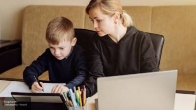 Психологи раскрыли плюсы и минусы домашнего обучения у детей
