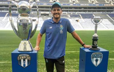 Экс-вратарь "Реала" и "Порту" Касильяс завершил карьеру