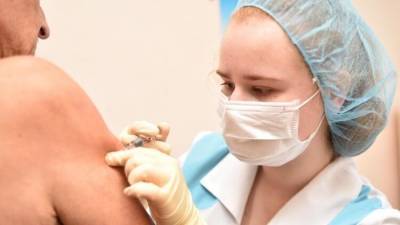 Вирусолог Ершов призвал не торопиться с тестом вакцины от COVID-19 на детях