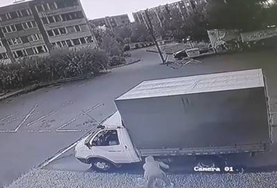 Видео: в Гатчине заметили похитителя бензина