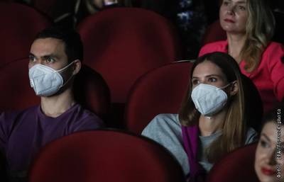 Посещаемость кинотеатров в РФ после открытия сократилась на 90%