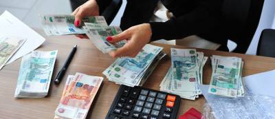 Кто получит 15 тысяч рублей в августе, напомнили россиянам