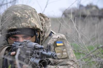 Украинские каратели жалуются, что им запретили использовать беспилотники и вести снайперский огонь
