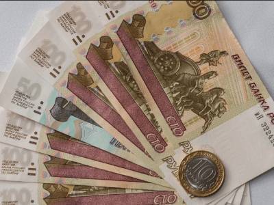 Выплаты на лекарства льготникам увеличили на 100 рублей
