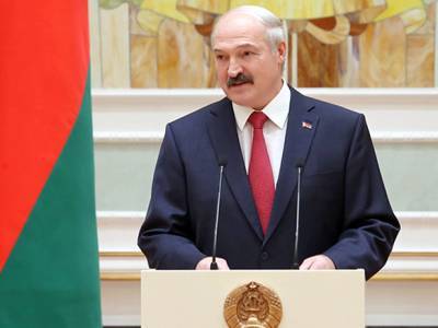 Лукашенко обозвал Тихановскую и объединившихся с ней оппозиционерок «тремя несчастными девчонками»