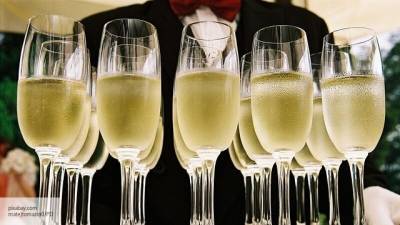 Сомелье назвал сорта шампанского, которыми может гордиться Россия