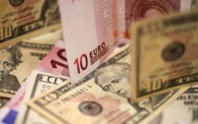 Межбанк закрылся снижением курса доллара и евро