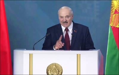 Лукашенко снова пугал лихими 90-ми, лаптями, плеткой и гибридной войной