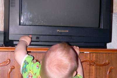 В Удмуртии погиб ребенок, уронив на себя телевизор
