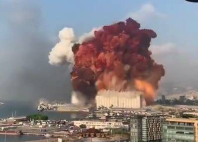 На складе пиротехники в столице Ливана прогремел мощный взрыв