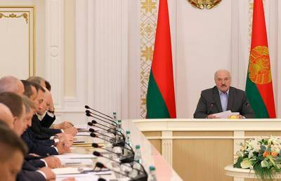 Лукашенко: У каждого человека, кто имеет право голоса, должна быть возможность принять участие в выборах