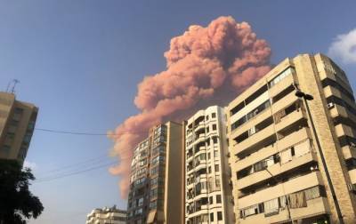 В Бейруте прогремели взрывы, повреждены здания