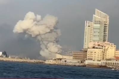 В результате взрыва в Бейруте рухнули несколько зданий