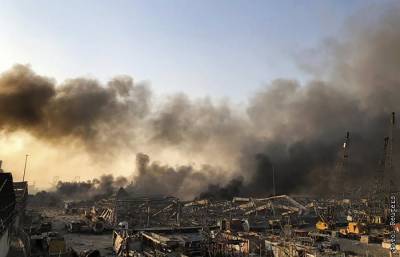 Около 10 человек погибли в результате взрывов в порту Бейрута
