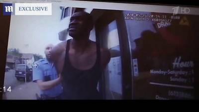 В интернете появились кадры с нательных камер полицейских, которые задерживали Джорджа Флойда