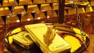 Цены на золото впервые пересекли отметку в $2 тыс. за унцию