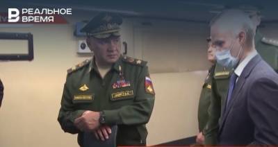Министру обороны РФ Сергею Шойгу представили глубоко модернизированный самолет Ту-160 — видео