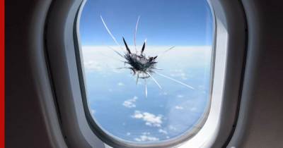 В аэропорту Петербурга экстренно сел пассажирский лайнер с трещиной в стекле