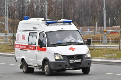Пассажир такси ранил ножом водителя на западе Москвы