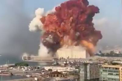Премьер Ливана назвал причину взрыва в порту Бейрута