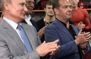 Правительство сокращает бюджетные траты буквально на все, зато расходы на содержание Путина и Медведева вырастут