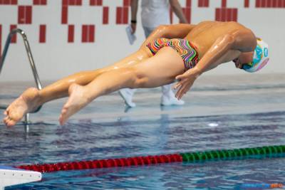 Хорошо плывут: в "Аква Сити" проходят первые региональные соревнования в новых бассейнах