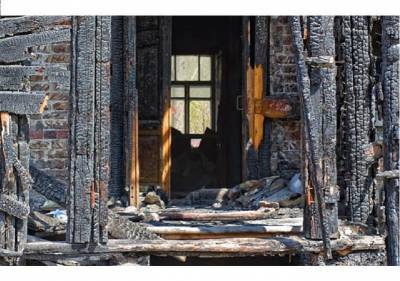 Смоленская семья получила жилье взамен сгоревшего дома