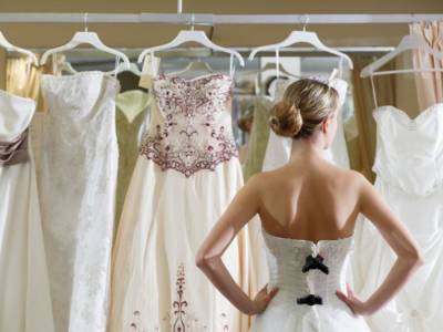 Девушку высмеяли в Сети за неудачный выбор свадебного платья