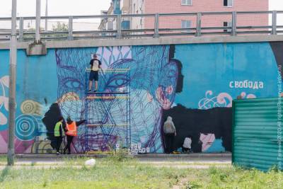На одной из центральных улиц Улан-Удэ появятся граффити с борцами. Фоторепортаж