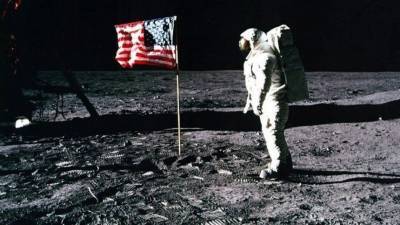 Человек на Луне: Как Нил Армстронг сделал свой знаменитый «маленький шаг»
