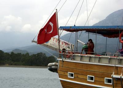 На курортах Турции резко выросло число случаев заражения коронавирусом