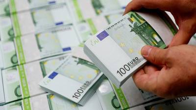 Межбанк открылся скачком евро на 27 копеек