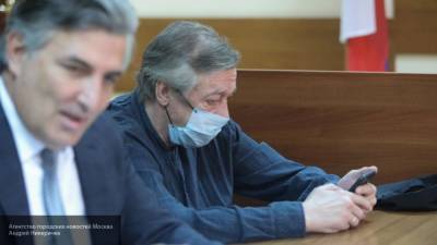 Гражданская жена Захарова требует признать ее потерпевшей в деле Ефремова