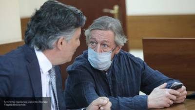 Ефремов не признал вину в смертельном ДТП из-за "провалов в памяти"