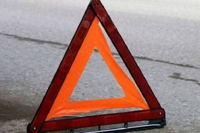 Водитель грузовика погиб при столкновении с фурой в Тверской области