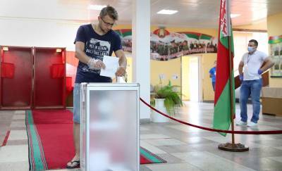В Калинковичах горожан заманивают на досрочное голосование бесплатными пригласительными