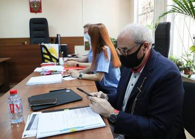Адвокат Добровинский пообещал приезжать на заседания суда на двадцати разных авто