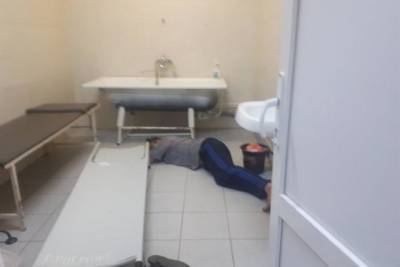 Мужчина в краевой больнице 1,5 часа ждал помощи на полу - минздрав назвал его пьяным