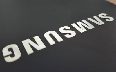 Новый флагман Samsung Galaxy S21 выйдет без подэкранной камеры