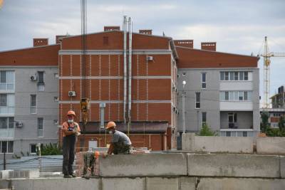 Министр Якушев проверил, как идет строительство жилья в Волгограде