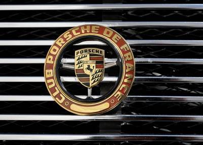 Porsche отзывает почти 450 машин в России из-за риска возгорания топлива