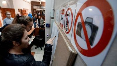 В Петербурге школьников оштрафовали на 3 тысячи рублей за списывание на ЕГЭ