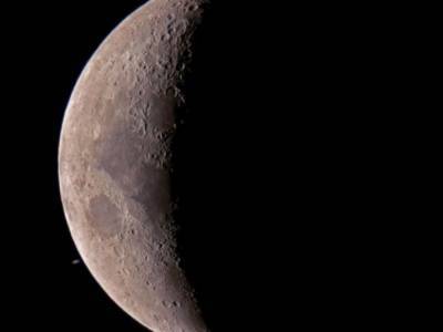 Фотограф показал яркий снимок затмения Луны и Сатурна