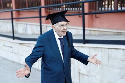 Житель Италии в 96 лет окончил университет и подал документы в магистратуру