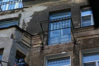 В Петербурге обрушился балкон доходного дома XIX века